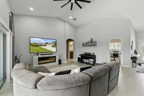 House in Palm Coast, Florida 4 bedrooms, 205.13 sq.m. № 1913489 - photo 12