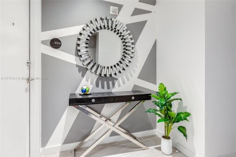 Copropriété à vendre à Miami, Floride: 2 chambres, 110.18 m2 № 1865528 - photo 17