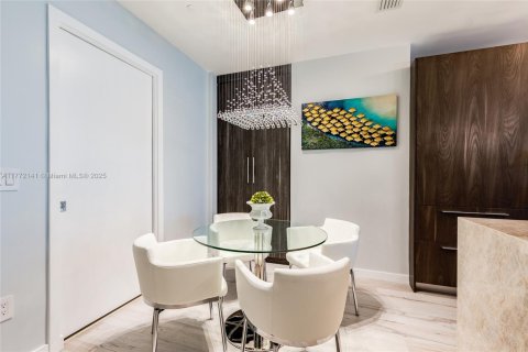 Copropriété à vendre à Miami, Floride: 2 chambres, 110.18 m2 № 1865528 - photo 9