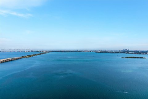 Copropriété à vendre à Miami, Floride: 2 chambres, 110.18 m2 № 1865528 - photo 4