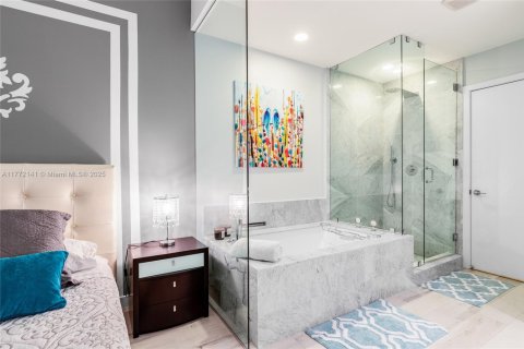 Copropriété à vendre à Miami, Floride: 2 chambres, 110.18 m2 № 1865528 - photo 12