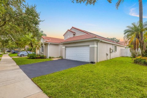 Villa ou maison à Weston, Floride 3 chambres, 155.05 m2 № 2376370