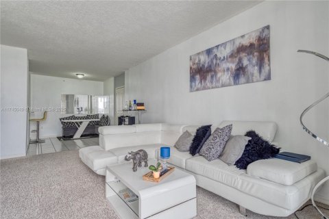 Condominio en venta en Miami, Florida, 2 dormitorios, 89.46 m2 № 1970907 - foto 14