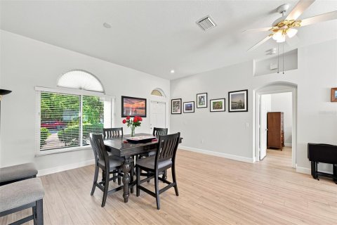 House in Valrico, Florida 4 bedrooms, 189.06 sq.m. № 2235419 - photo 16