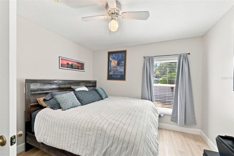 House in Valrico, Florida 4 bedrooms, 189.06 sq.m. № 2235419 - photo 26