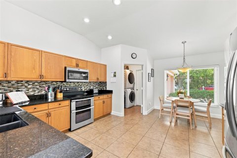 House in Valrico, Florida 4 bedrooms, 189.06 sq.m. № 2235419 - photo 13