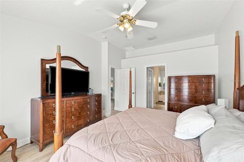 House in Valrico, Florida 4 bedrooms, 189.06 sq.m. № 2235419 - photo 24