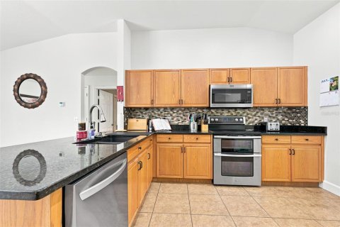 House in Valrico, Florida 4 bedrooms, 189.06 sq.m. № 2235419 - photo 3