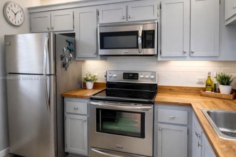 Купить кондоминиум в Лейк-Уорт, Флорида 2 спальни, 73.39м2, № 2065447 - фото 11