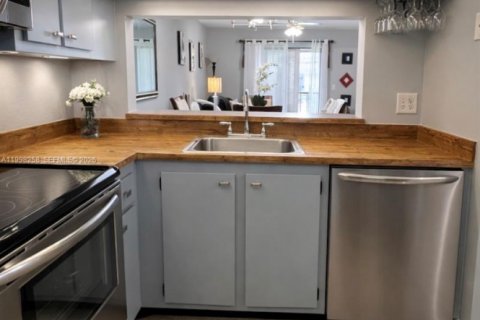 Купить кондоминиум в Лейк-Уорт, Флорида 2 спальни, 73.39м2, № 2065447 - фото 12