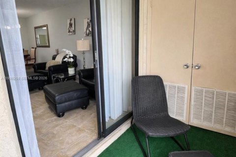 Купить кондоминиум в Лейк-Уорт, Флорида 2 спальни, 73.39м2, № 2065447 - фото 14