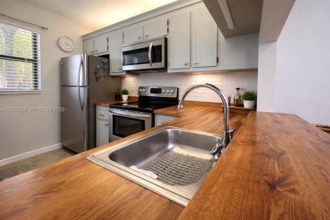 Купить кондоминиум в Лейк-Уорт, Флорида 2 спальни, 73.39м2, № 2065447 - фото 2