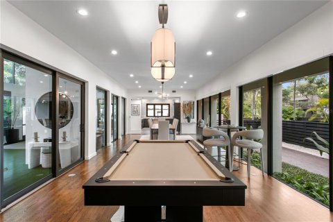 House in Tampa, Florida 6 bedrooms, 422.8 sq.m. № 2107671 - photo 9