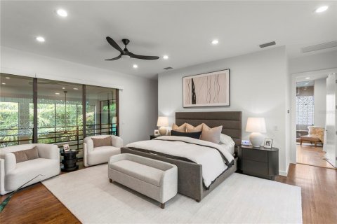 House in Tampa, Florida 6 bedrooms, 422.8 sq.m. № 2107671 - photo 28