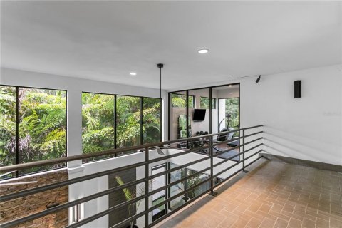 House in Tampa, Florida 6 bedrooms, 422.8 sq.m. № 2107671 - photo 30
