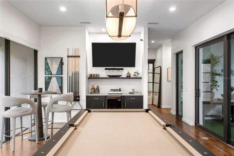 House in Tampa, Florida 6 bedrooms, 422.8 sq.m. № 2107671 - photo 8