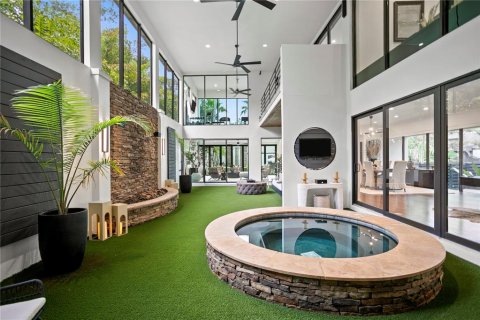 House in Tampa, Florida 6 bedrooms, 422.8 sq.m. № 2107671 - photo 23