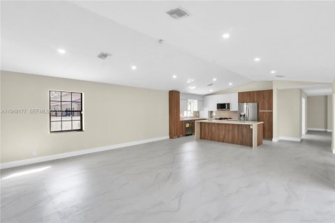 Casa en venta en Coral Springs, Florida, 4 dormitorios, 245.73 m2 № 2007478 - foto 6