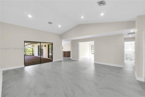 Casa en venta en Coral Springs, Florida, 4 dormitorios, 245.73 m2 № 2007478 - foto 16