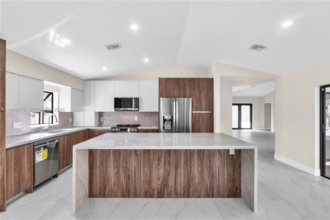 Casa en venta en Coral Springs, Florida, 4 dormitorios, 245.73 m2 № 2007478 - foto 10