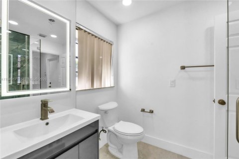 Casa en venta en Coral Springs, Florida, 4 dormitorios, 245.73 m2 № 2007478 - foto 21