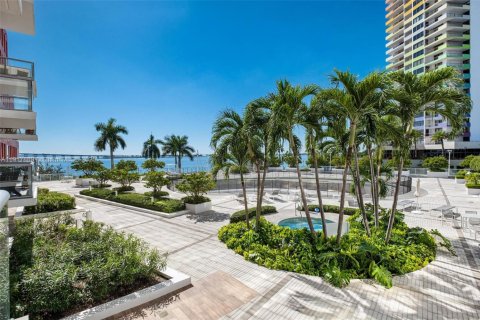 Condo in Miami, Florida, 1 bedroom  № 1974904 - photo 24
