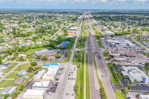 Immobilier commercial à vendre à Port Charlotte, Floride: 731.14 m2 № 1648634 - photo 8