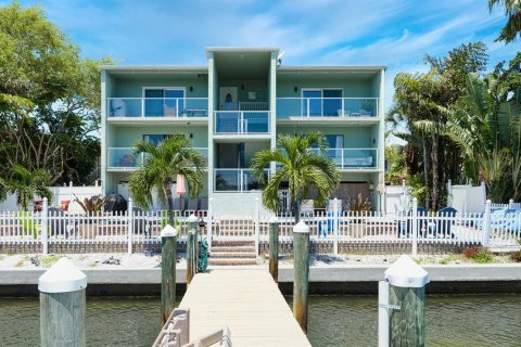 Condo à Treasure Island, Floride, 1 chambre № 2418650