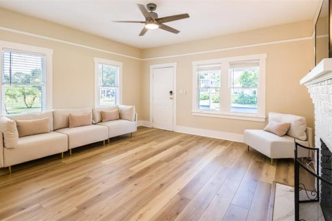 House in Sarasota, Florida 2 bedrooms, 101.45 sq.m. № 1742793 - photo 8