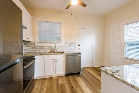 House in Sarasota, Florida 2 bedrooms, 101.45 sq.m. № 1742793 - photo 13