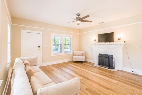 House in Sarasota, Florida 2 bedrooms, 101.45 sq.m. № 1742793 - photo 6
