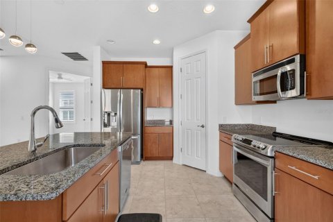 Villa ou maison à vendre à Poinciana, Floride: 2 chambres, 158.21 m2 № 2339666 - photo 6