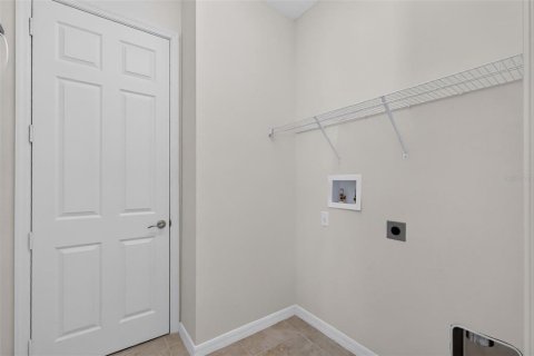 Villa ou maison à vendre à Poinciana, Floride: 2 chambres, 158.21 m2 № 2339666 - photo 28