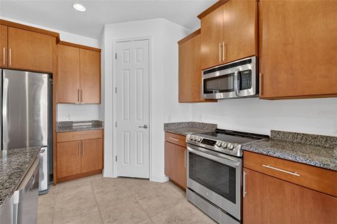 Villa ou maison à vendre à Poinciana, Floride: 2 chambres, 158.21 m2 № 2339666 - photo 7