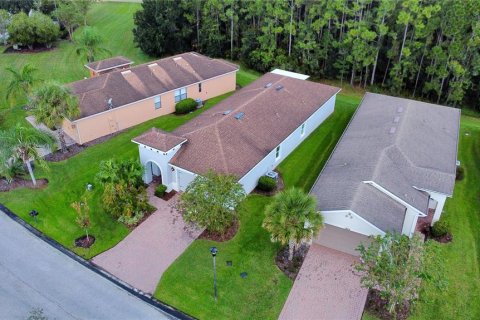 Villa ou maison à vendre à Poinciana, Floride: 2 chambres, 158.21 m2 № 2339666 - photo 3