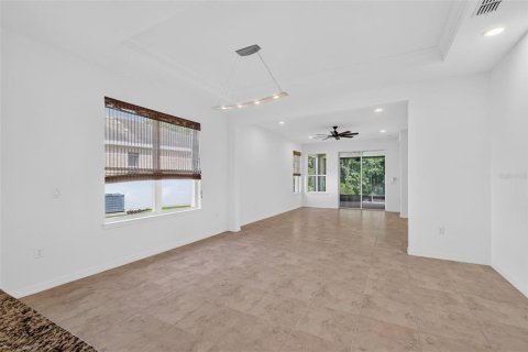Villa ou maison à vendre à Poinciana, Floride: 2 chambres, 158.21 m2 № 2339666 - photo 9