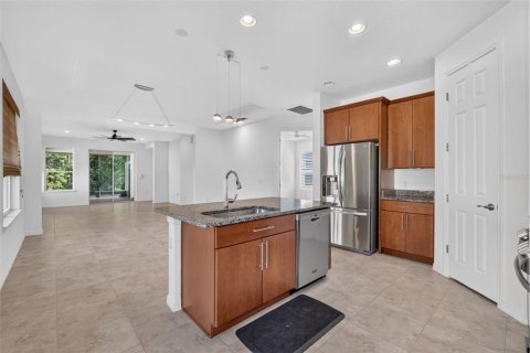 Villa ou maison à vendre à Poinciana, Floride: 2 chambres, 158.21 m2 № 2339666 - photo 5