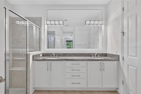 Villa ou maison à vendre à Poinciana, Floride: 2 chambres, 158.21 m2 № 2339666 - photo 22
