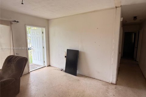 Купить виллу или дом в Норт-Майами, Флорида 3 спальни, 92.9м2, № 1966957 - фото 4