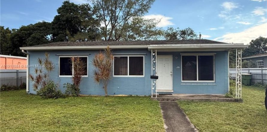 Дом в Норт-Майами, Флорида 3 спальни, 92.9м2 № 1966957