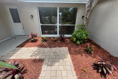 House in Port Richey, Florida 4 bedrooms, 182.27 sq.m. № 1759438 - photo 7