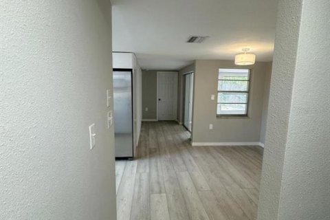 House in Port Richey, Florida 4 bedrooms, 182.27 sq.m. № 1759438 - photo 23