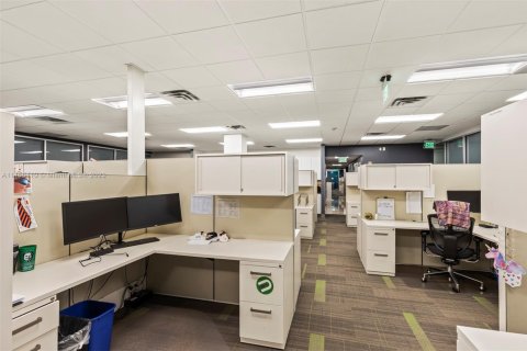 Commercial property in Weston, Florida № 2076086 - photo 14