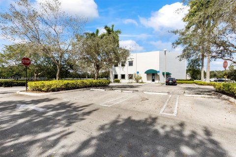 Commercial property in Weston, Florida № 2076086 - photo 26
