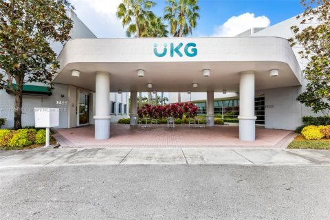 Commercial property in Weston, Florida № 2076086 - photo 4