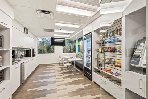 Commercial property in Weston, Florida № 2076086 - photo 18