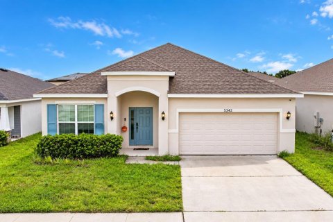 Villa ou maison à Haines City, Floride 4 chambres, 195.09 m2 № 2413614