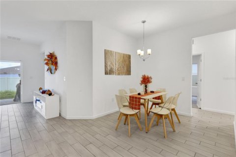 Villa ou maison à vendre à Haines City, Floride: 4 chambres, 195.09 m2 № 2413614 - photo 5