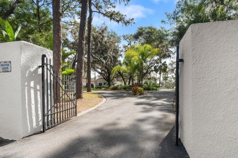 Купить виллу или дом в Юстис, Флорида 13 комнат, 583.7м2, № 1678246 - фото 21