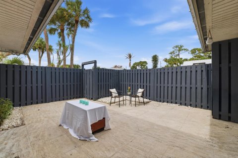 Touwnhouse à vendre à Stuart, Floride: 2 chambres, 130.06 m2 № 2087902 - photo 3